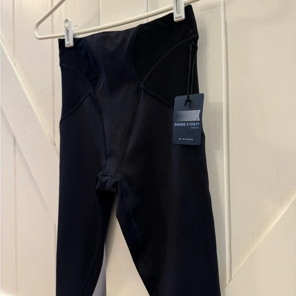 Savage X Fenty Rihanna CURVE ALERT HIGH-WAIST RIB LEGGING - Picture 5 of 8